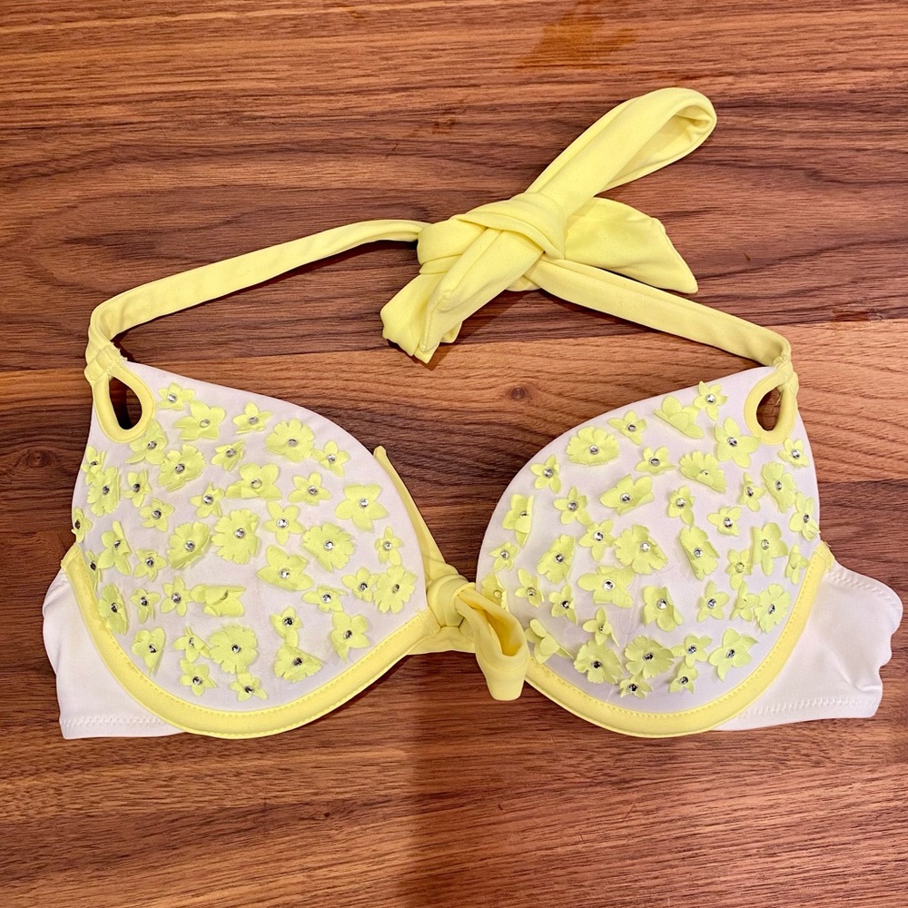 Victoria’s Secret bikini top